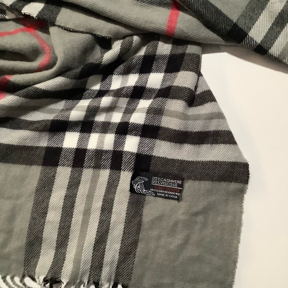 Elegant cashmere viscose Gray and Red Plaid Women's Scarf - Picture 2 of 2